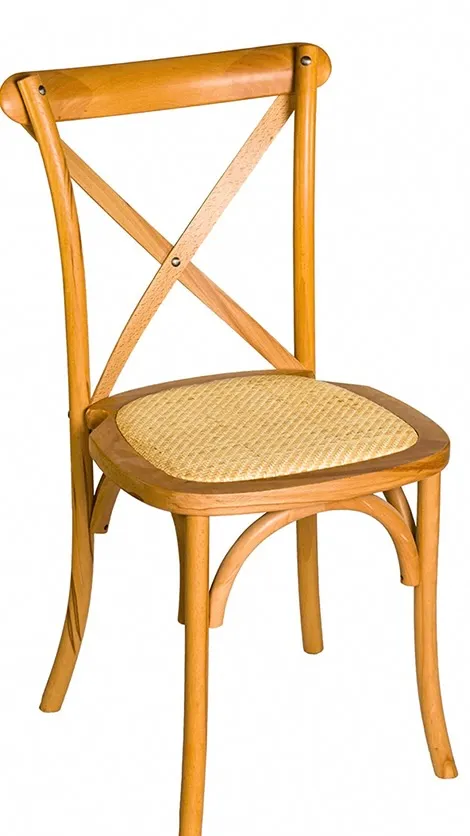 Silla Crossback de madera para renta en Puebla