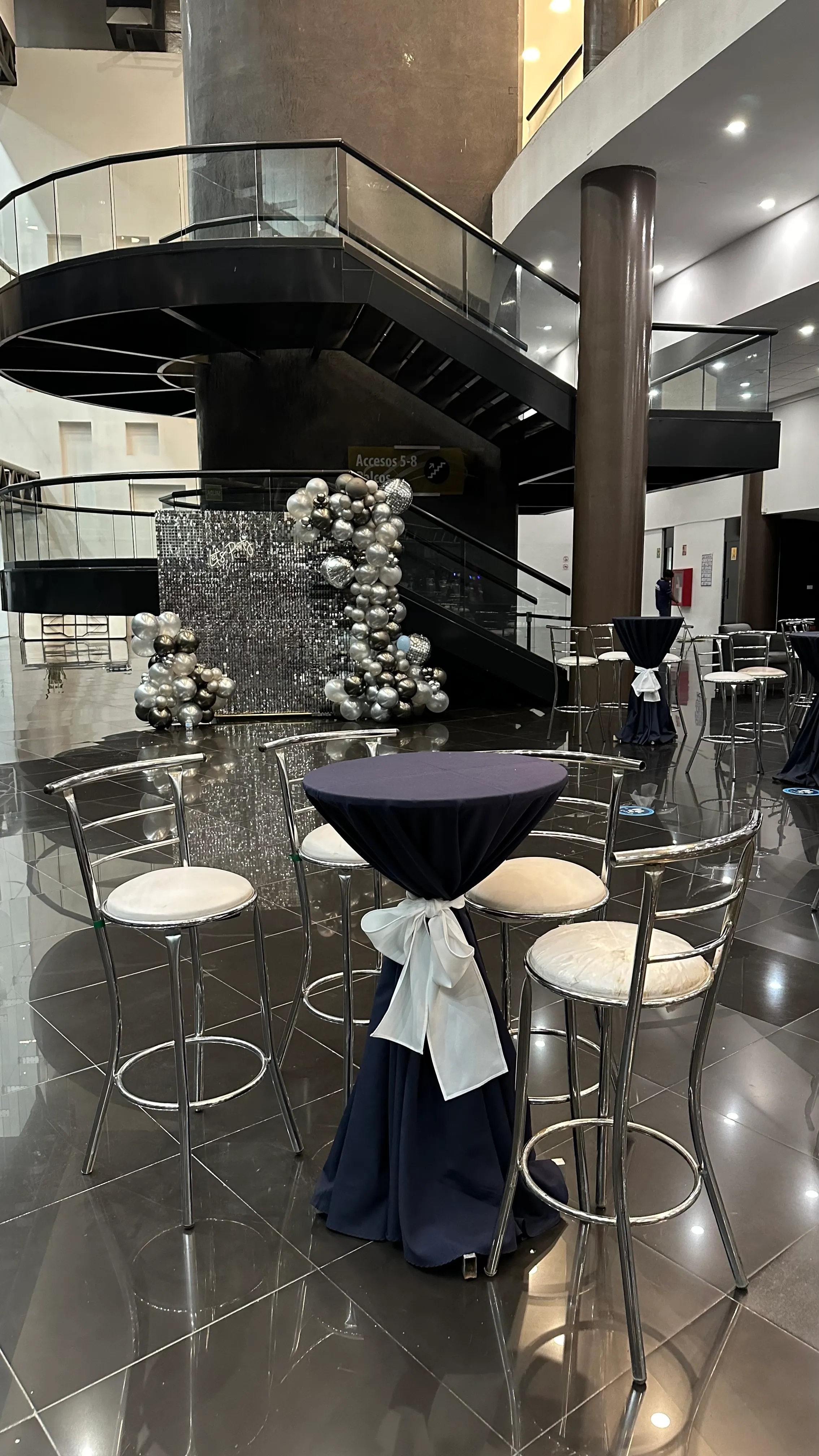 Periquera con Mantel